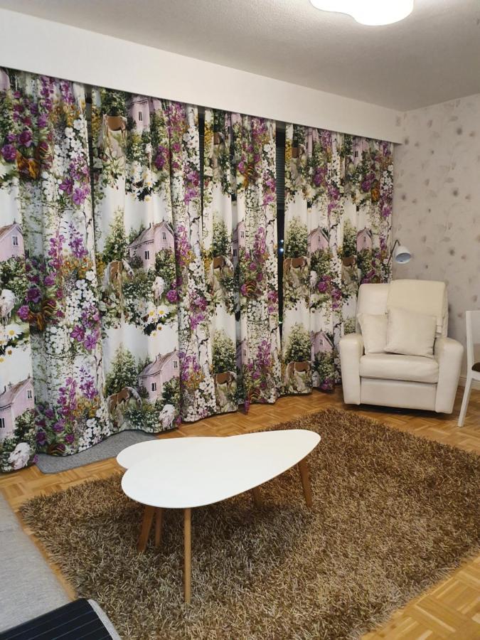 Kaunis Valoisa 3 Krs Pikkukaksio Vantaa Koivukylae Apartamento Exterior foto